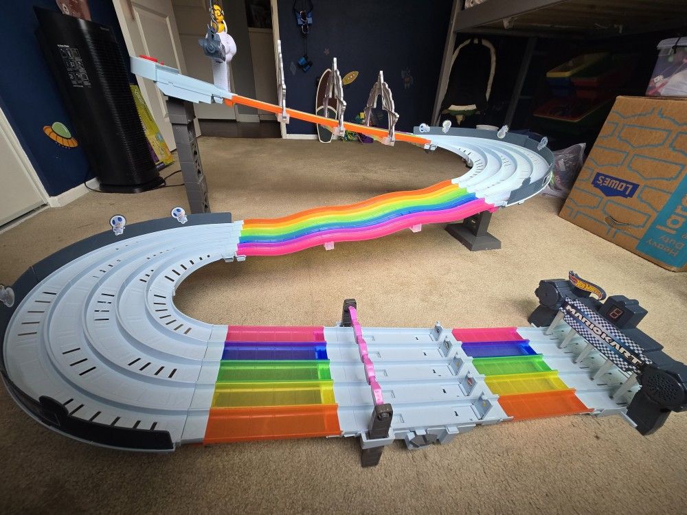Hot Wheels Mario Kart Race Track