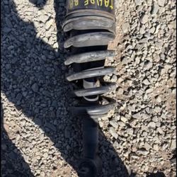 2007 Chevy Tahoe RH Side strut