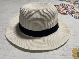 Women’s White Fashion Hat 