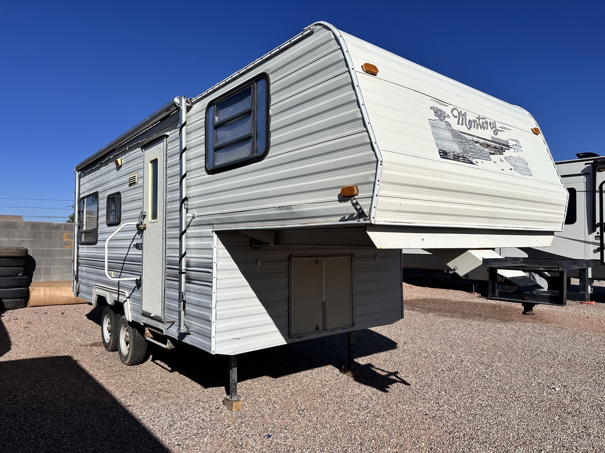 Very Nice 1992 Camper