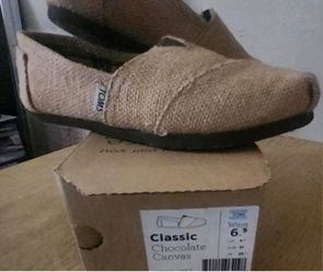 Toms