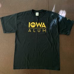 Gildan Iowa Alum Men’s L Shirt