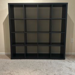 📦 IKEA 5x5 Cube Storage Shelf – Great Condition! 