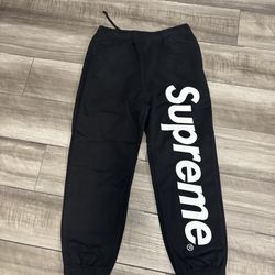 Supreme black sweatpants, Size medium, Brand new