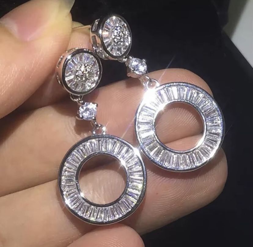 Vintage Style Geometric Hallow Design Sparkling CZ Silver Plated Zircon