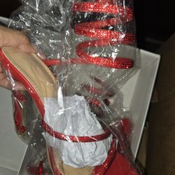 Red Heels 👠 
