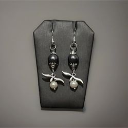 Beaded Earrings With Pearl And Silver Plated Detail