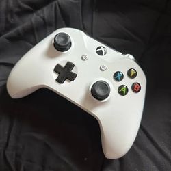 ***New!*** Xbox One Controller 