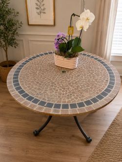 Round Mosaic Tile Patio Table