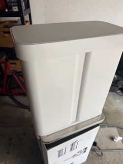 Simple human trash can
