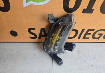 2017-2018. Hyundai  elantra. Rh passenger side led fog li g ht oem