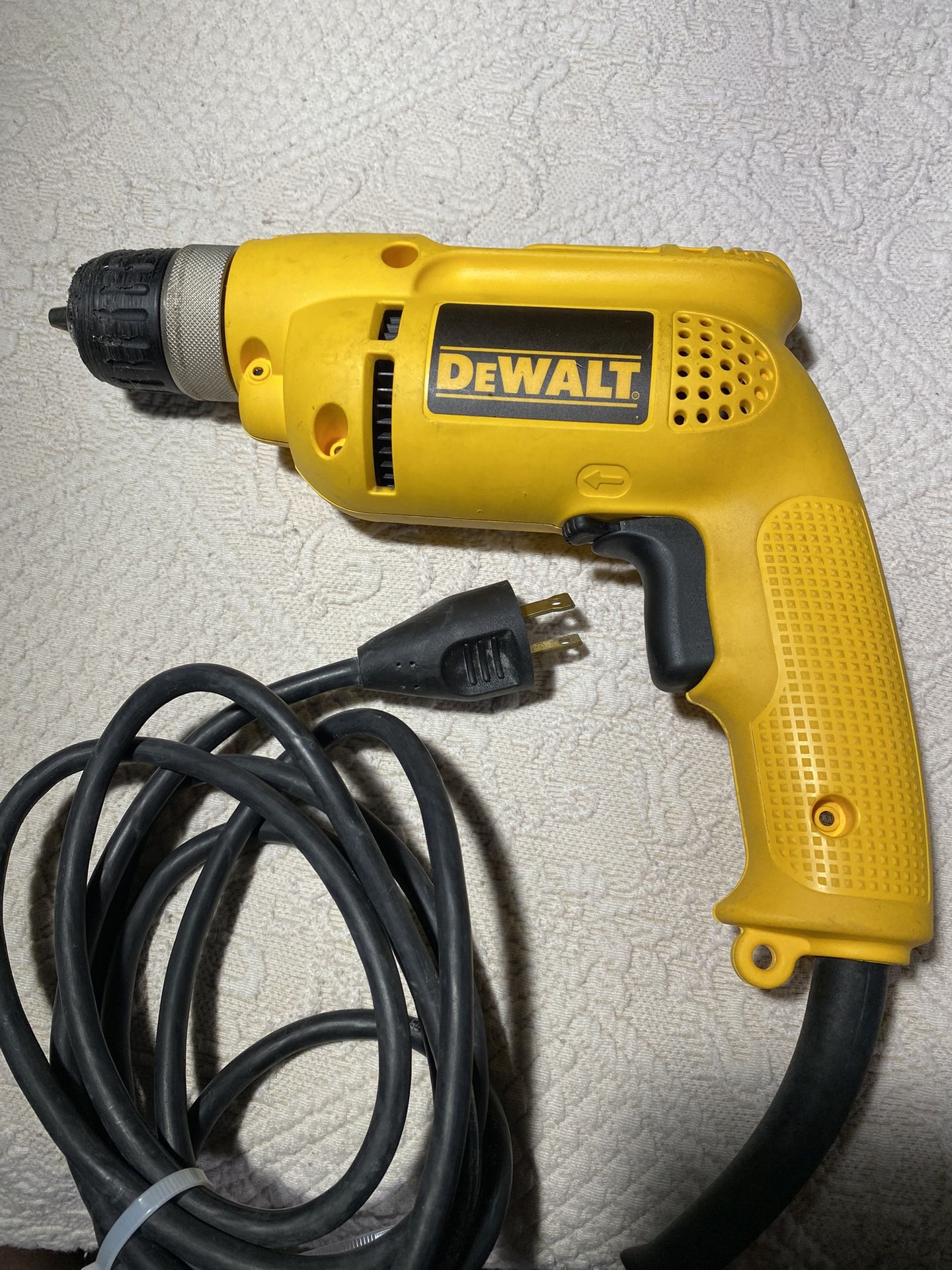 Dewalt 3/8” Corded drill & case
