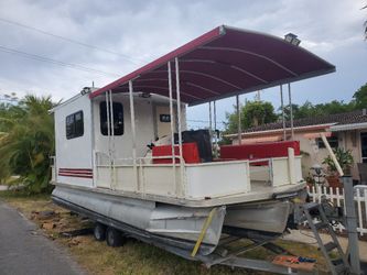 Pontoon-triton Crest Boat 4 SALE 2001, 22 ft. Livable with: