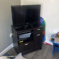 32 Inch Samsung Tv And Table 