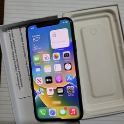 iPhone X  Unlocked,  Perfect,  Like NEW, absolutely No Issues Apple Certified 