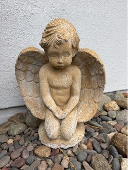 Outdoor angel decor