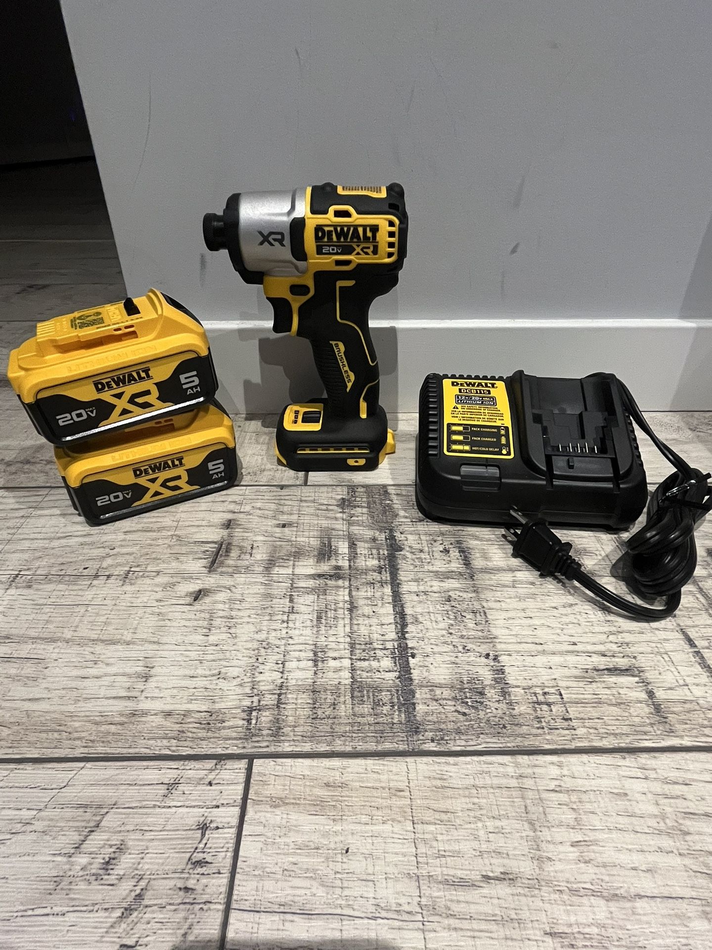 DEWALT Impact Driver Kit (2 Batteries + Charger)