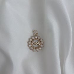 Pearl Designer Zipper Pull Charm
