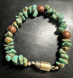 Turquoise bracelet with magnetic + twist clasp