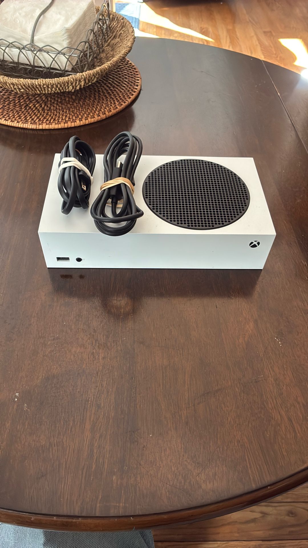Xbox, Series S, White (comes with High Speed HDMI Port)