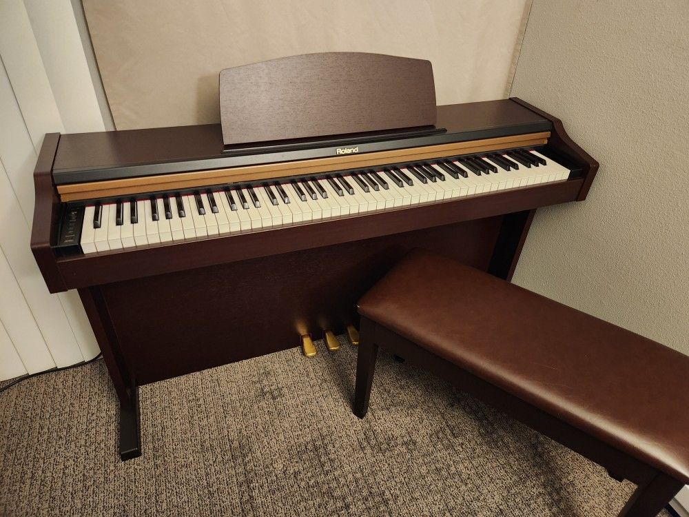 Roland HP-101 digital piano/piano/keyboard 