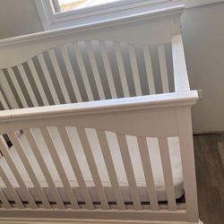baby crib 