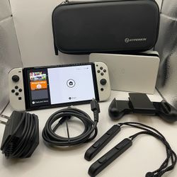 Nintendo Switch Oled w/ Extras 