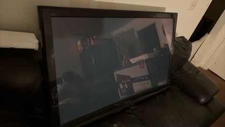 Older model Panasonic tv for sale