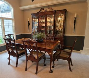 Henredon Rittenhouse Square Mahogany dining collection