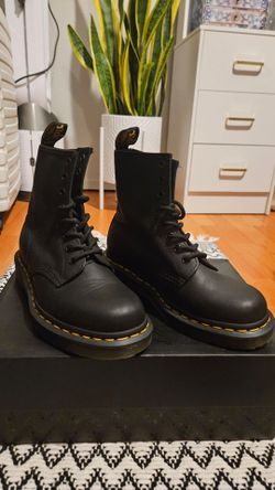Dr. Martens 5.5