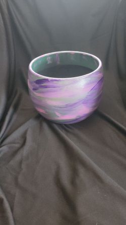 2 flower pots