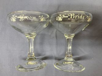 Bride & Groom Sasaski Wine Glasses - 2 Wedding Glasses
