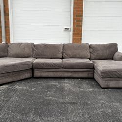 Large Gray Sectional With Chaise*FREE DELIVERY 🚚 