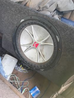 2 12in kicker comp subs in truck box with 2500 power acoustic amp