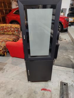 Wall cabinet