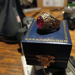 Vintage Solid Gold 1984 Class Ring - Vista High School