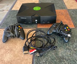 Original Xbox Console With Controllers And Cables