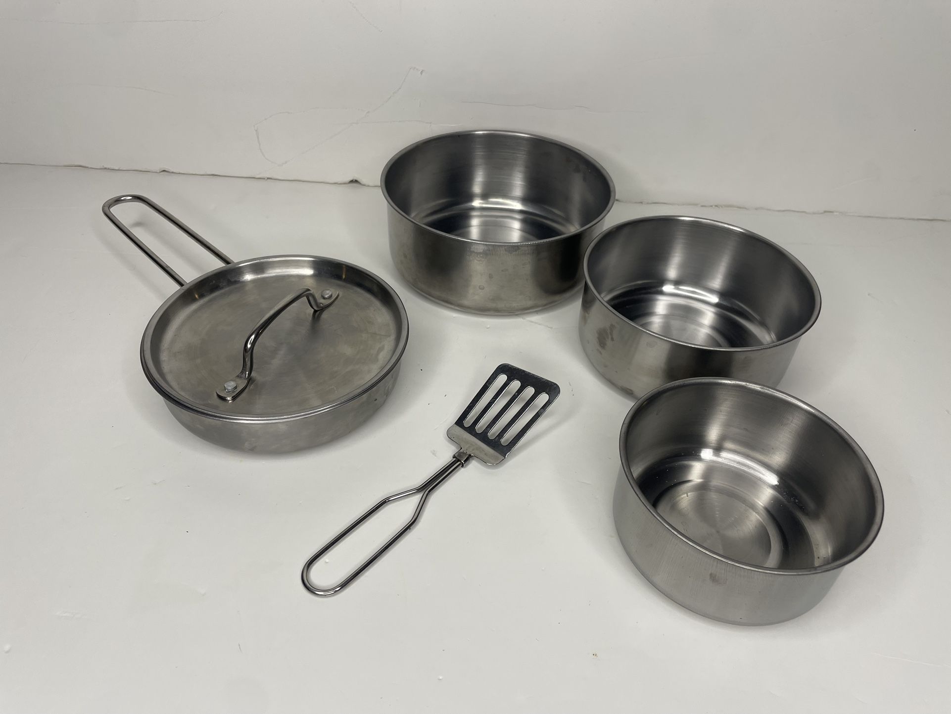 Melissa and Doug pots and pans