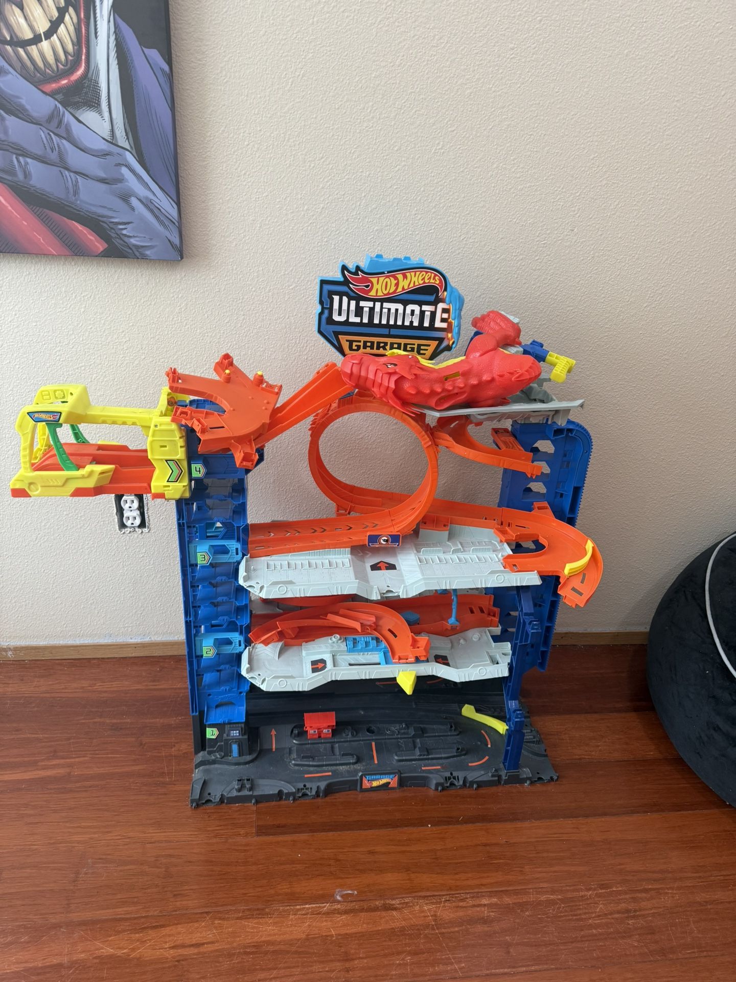 Hot wheels ultimate garage