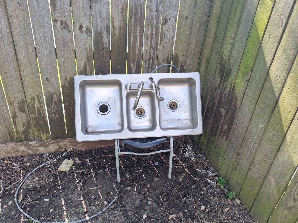 Triplekitchen sink