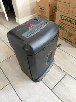 Staples Paper Shredder