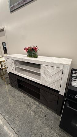 71”  TV STAND