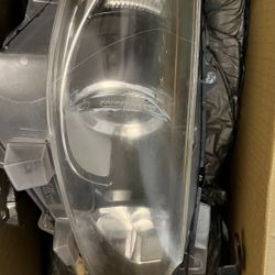 2014 Mazda 3 Passenger Side Headlight  and  Fog Light