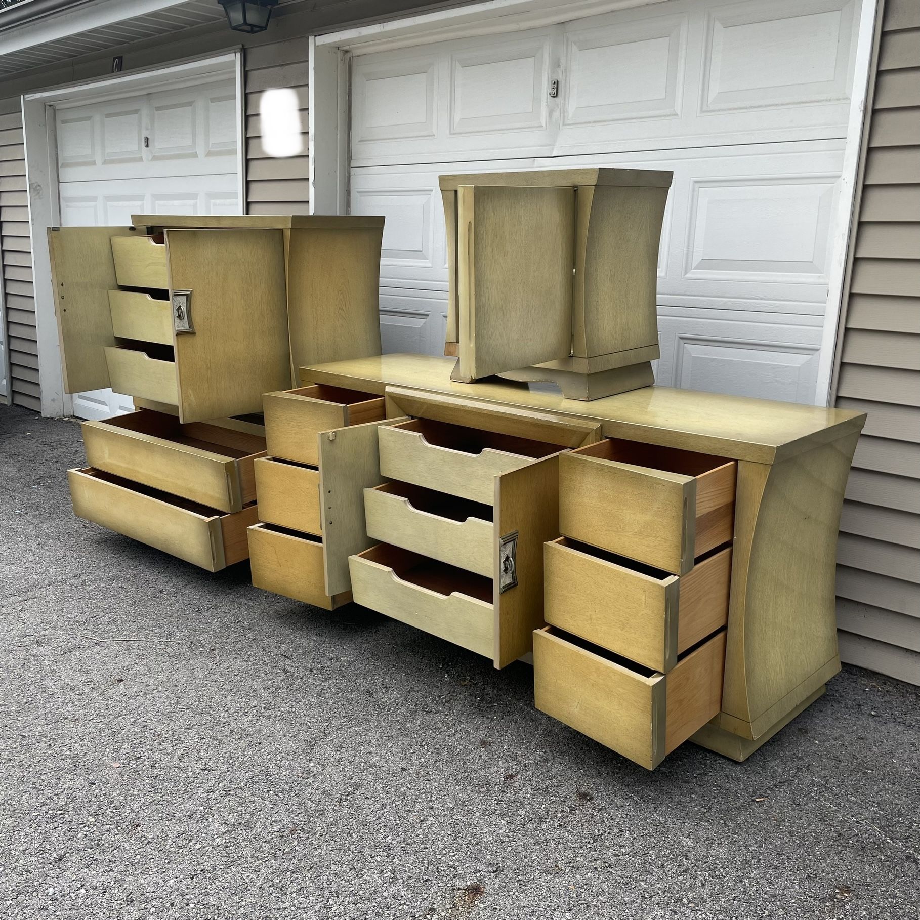 Vintage Mid Century MCM Bedroom Set..Chest, Triple Dresser & Night ...