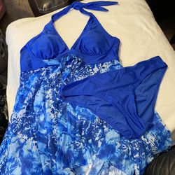 Bathing suits/bikinis/trajes de baño