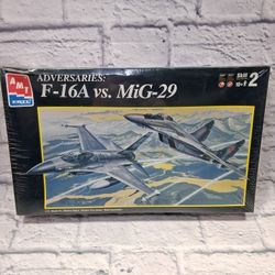 F-16A VS MIG-29 MODEL KIT 