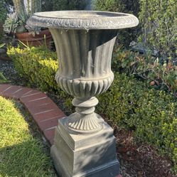 French Neoclassical Plastic Resin single  Urn Plinth Bases Weathered Worn Used Stable Sturdy French Planter Urn Vase Plants Flowers Tree Succulents