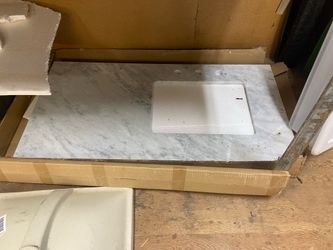 LOW PRICE MOVING- REAL STONEW $800 RETAIL GRANITE STONE COUNTERTOP + FREE NEW SINK INCLUDED + BACKSLASH