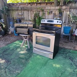 Stove and Microwave