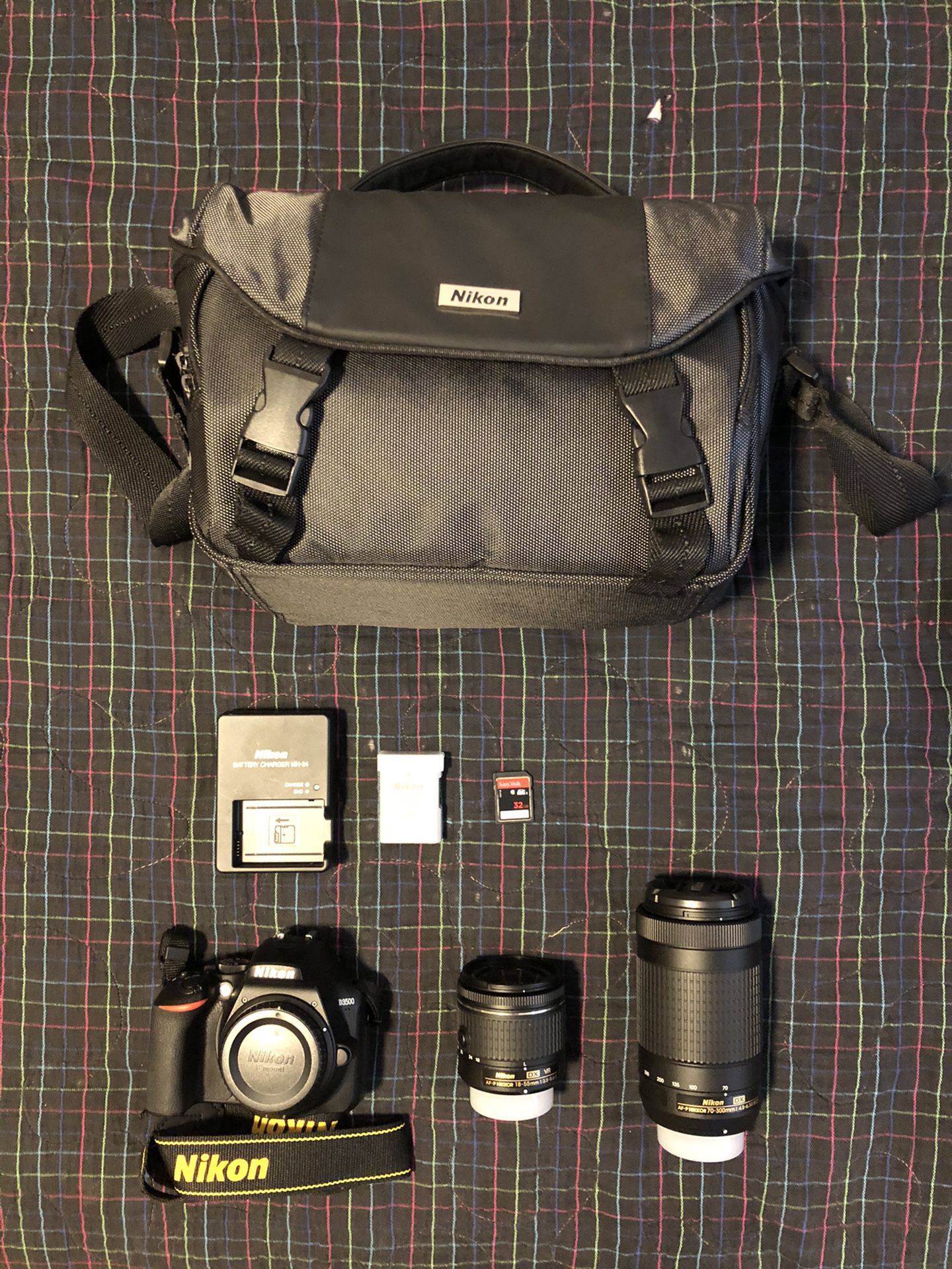 Nikon D3500 DSLR Kit